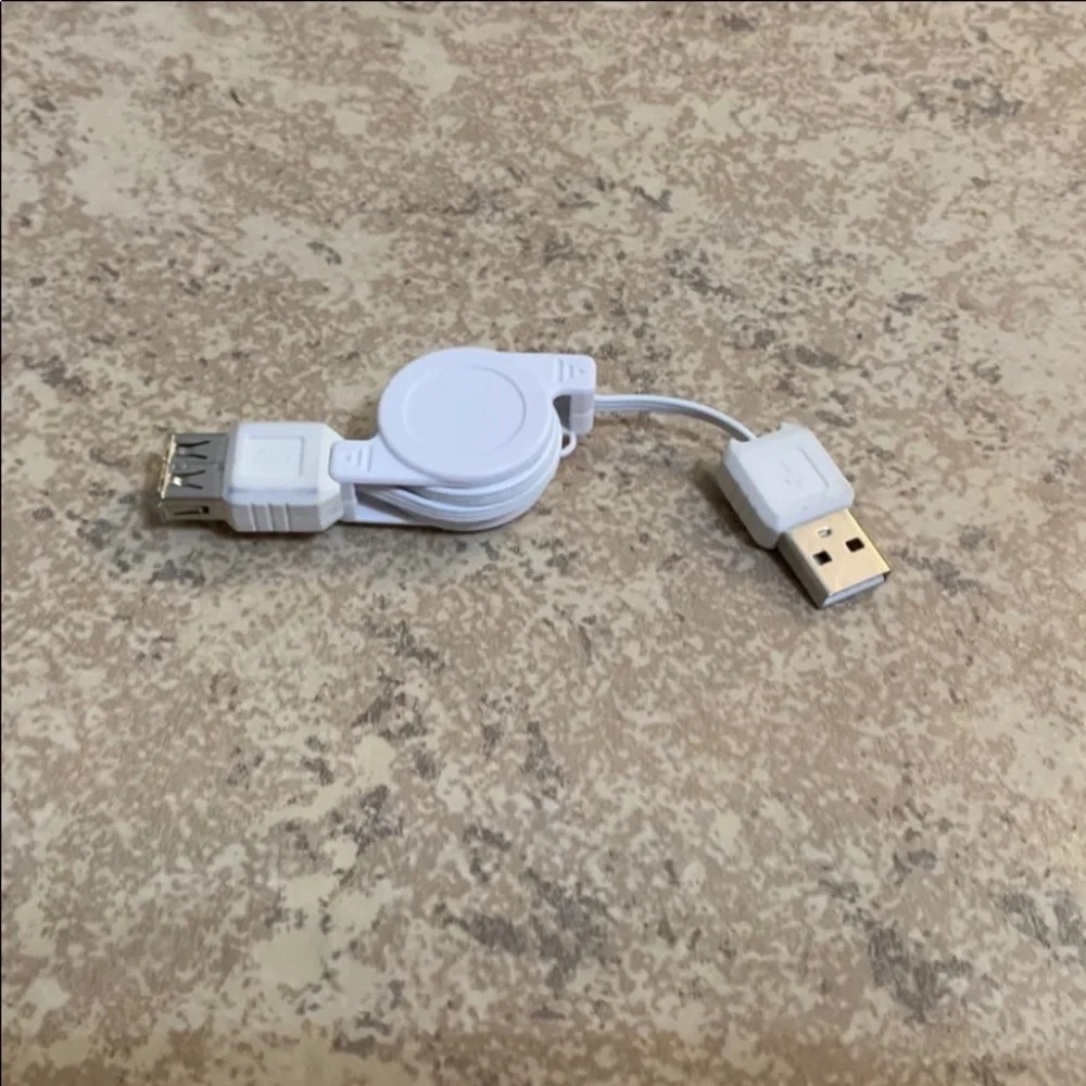 Case Logic Retractable Charger
